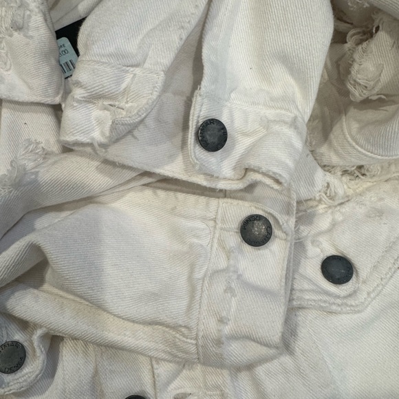 Carmar LF Audre Distressed White Denim Trucker Jacket Oversized XS NWT - Picture 5 of 11